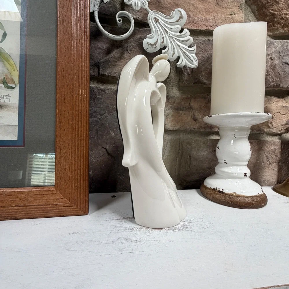 Enesco 2001 Ceramic Angel Heart Picture Frame White Minimalist Figurine 909034